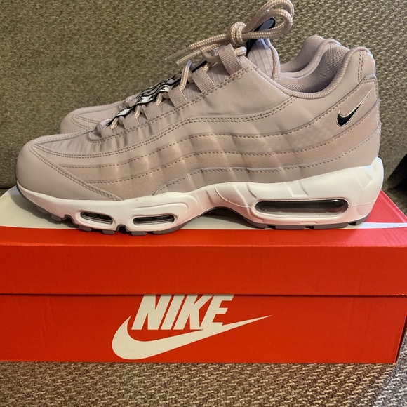 Nike Other - Nike Air Max 95 SE